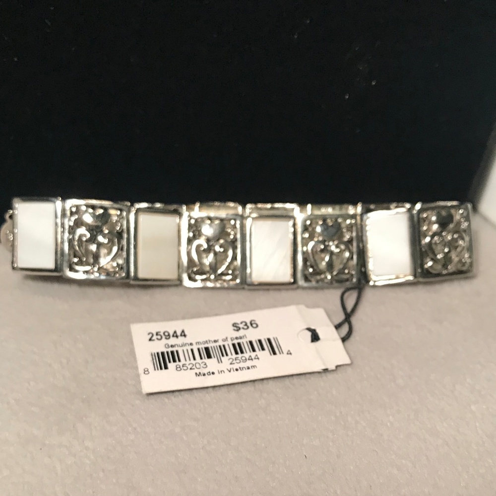Inspired Shell Bracelet - Picture 3 of 3